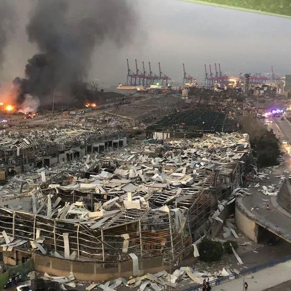 黎巴嫩首都貝魯特的港口爆炸過(guò)后的場(chǎng)地 黎巴嫩首都貝魯特的港口爆炸過(guò)后的場(chǎng)地